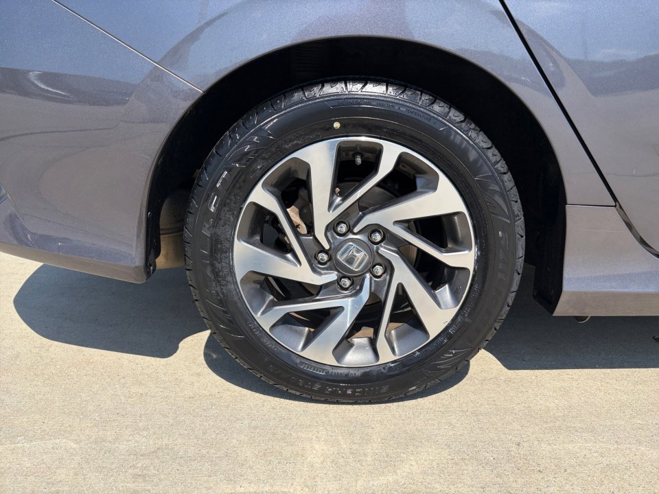 Used 2018 Honda Civic EX image 27