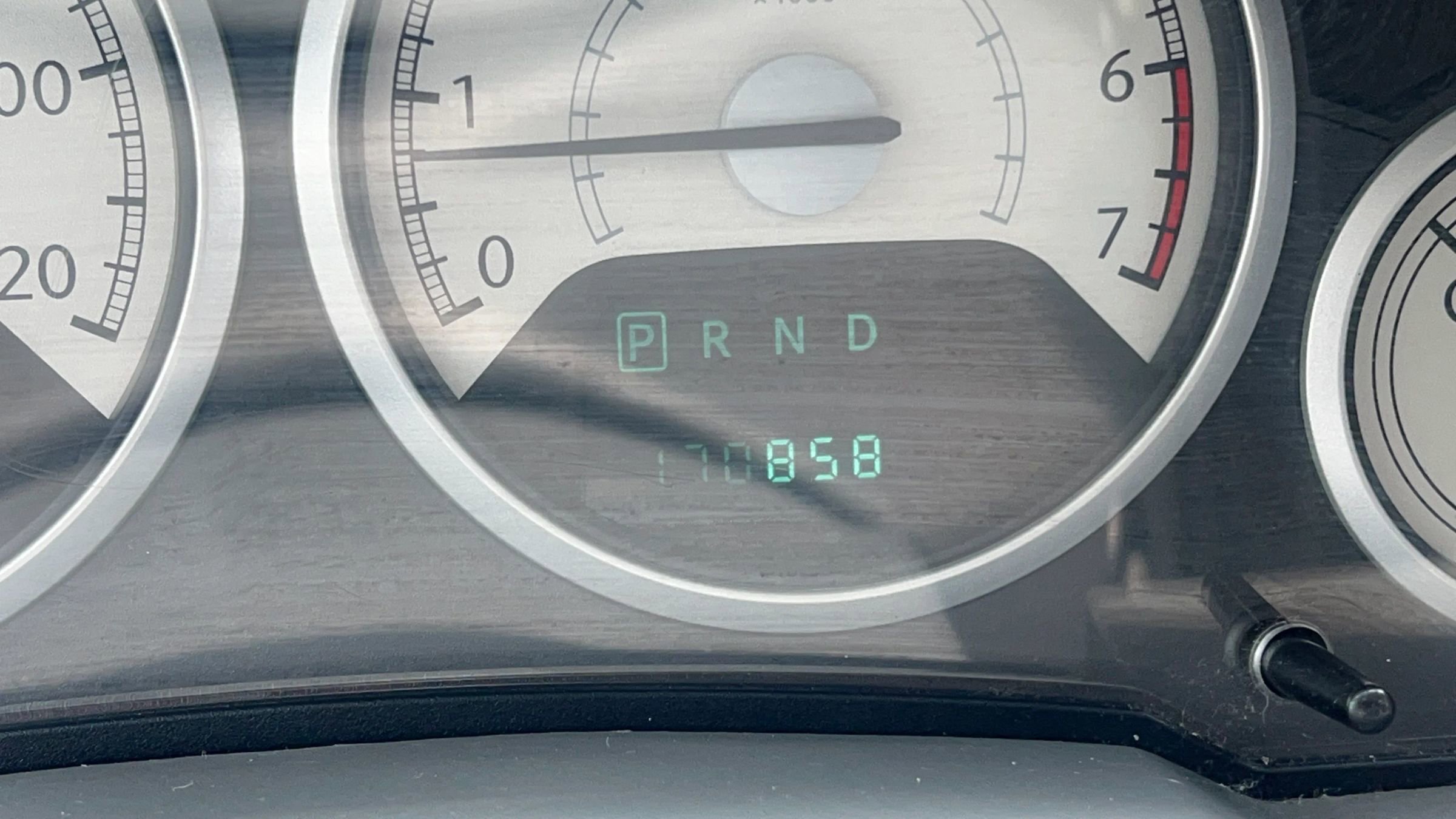 Used 2008 Chrysler Town & Country Limited w/ Entertainment Group #3 FWD image 11
