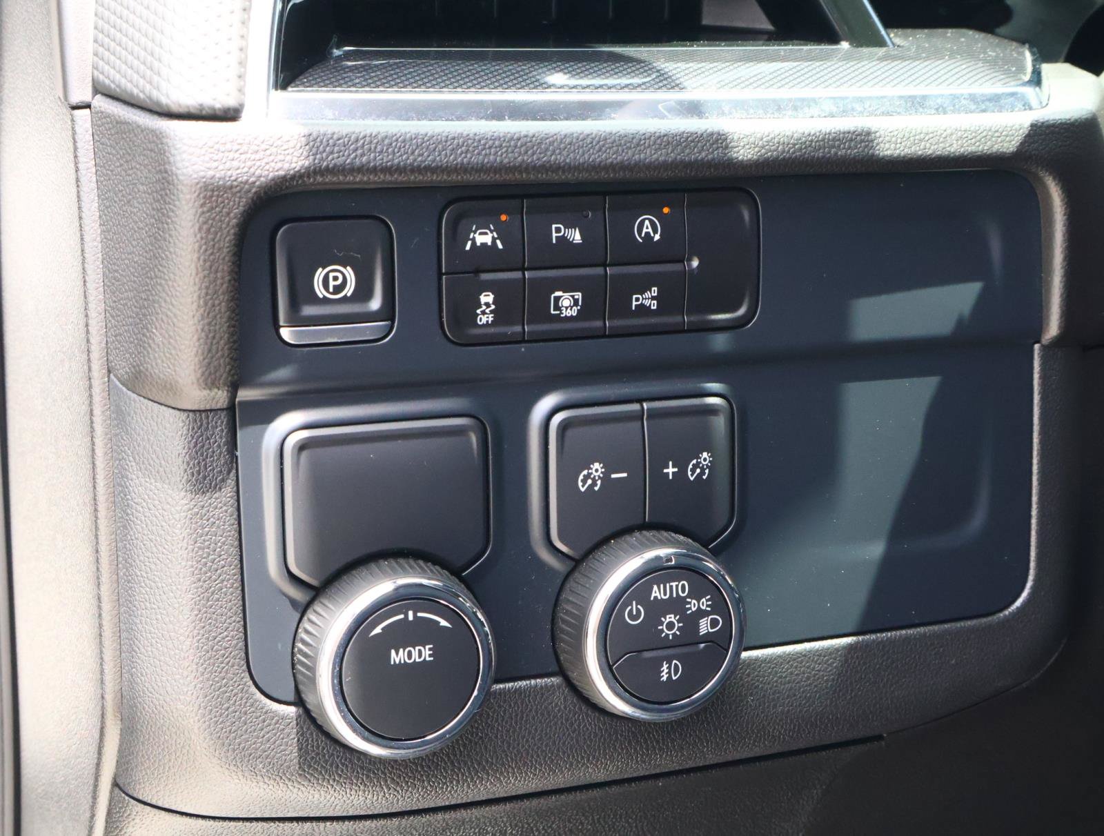 Used 2025 Chevrolet Tahoe RST w/ Comfort Package RWD image 23