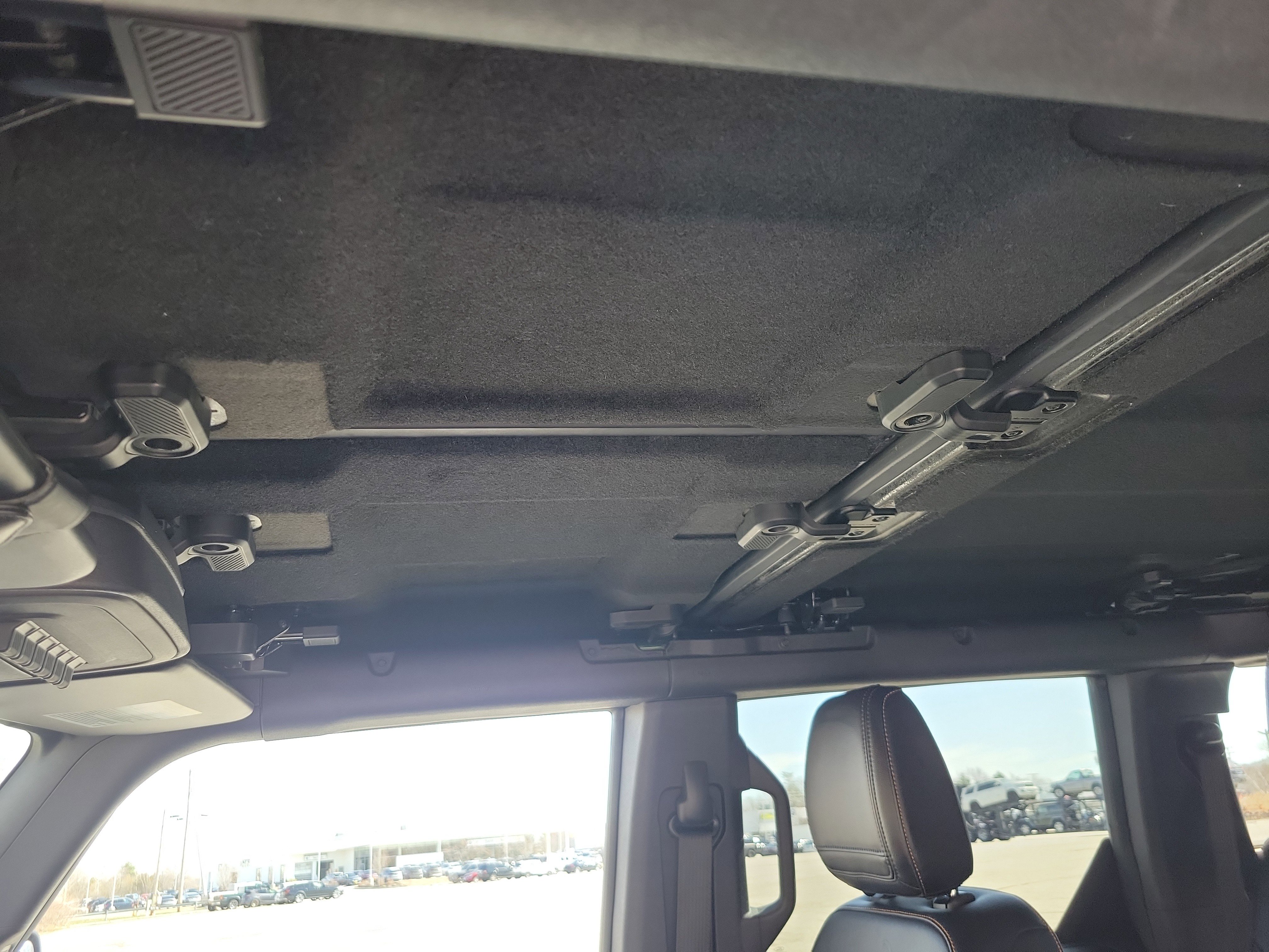 Used 2024 Ford Bronco Badlands image 28