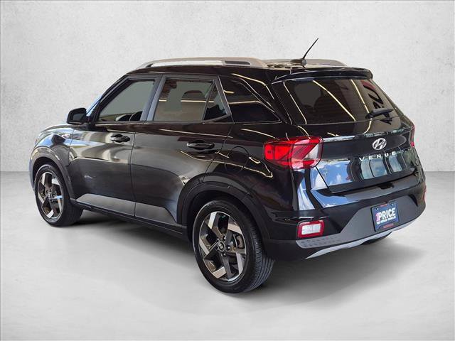 Used 2023 Hyundai Venue SEL FWD image 8