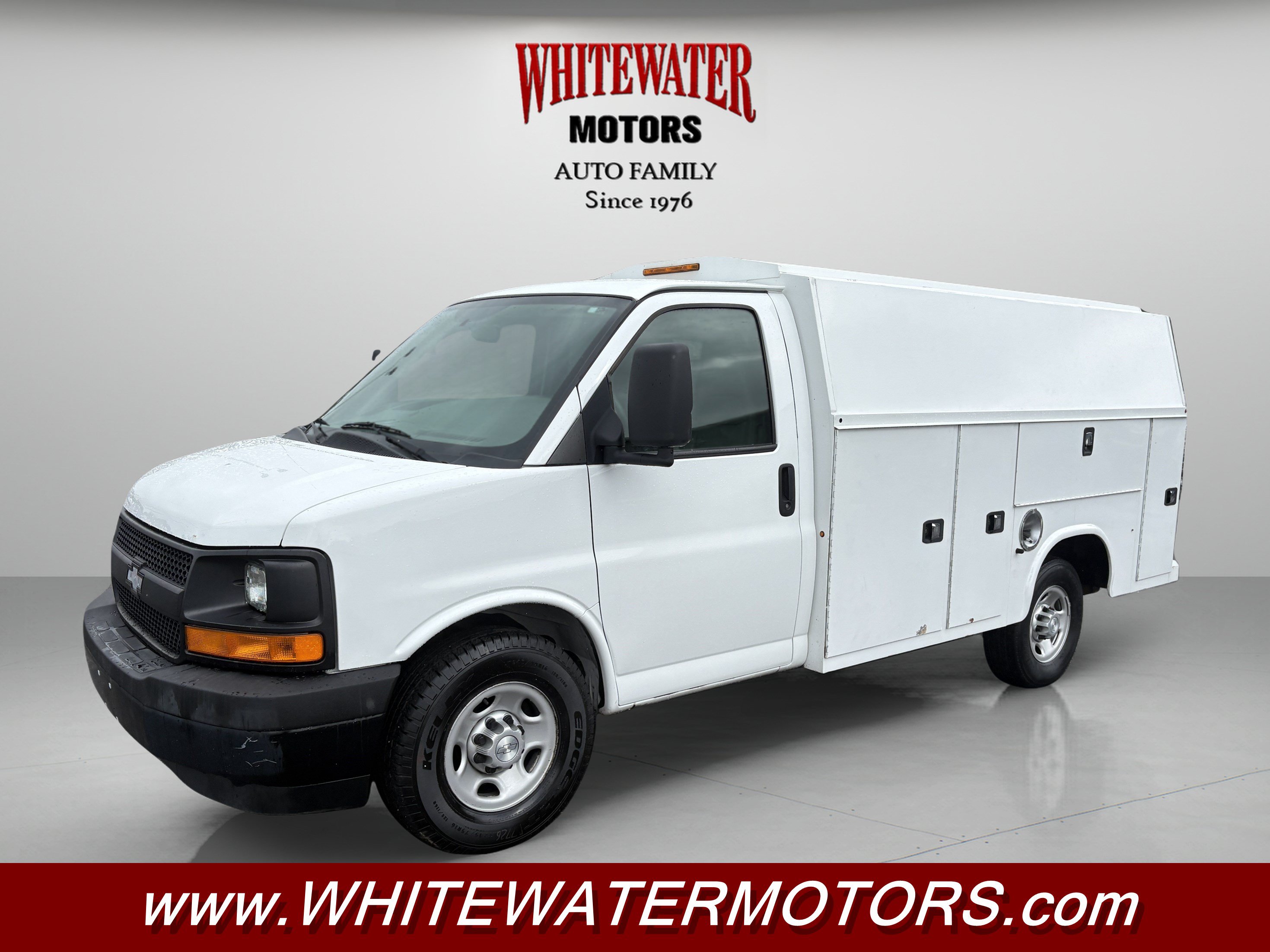 Used 2017 Chevrolet Express 3500 RWD image 1