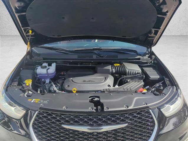 New 2026 Chrysler Pacifica Pinnacle image 16