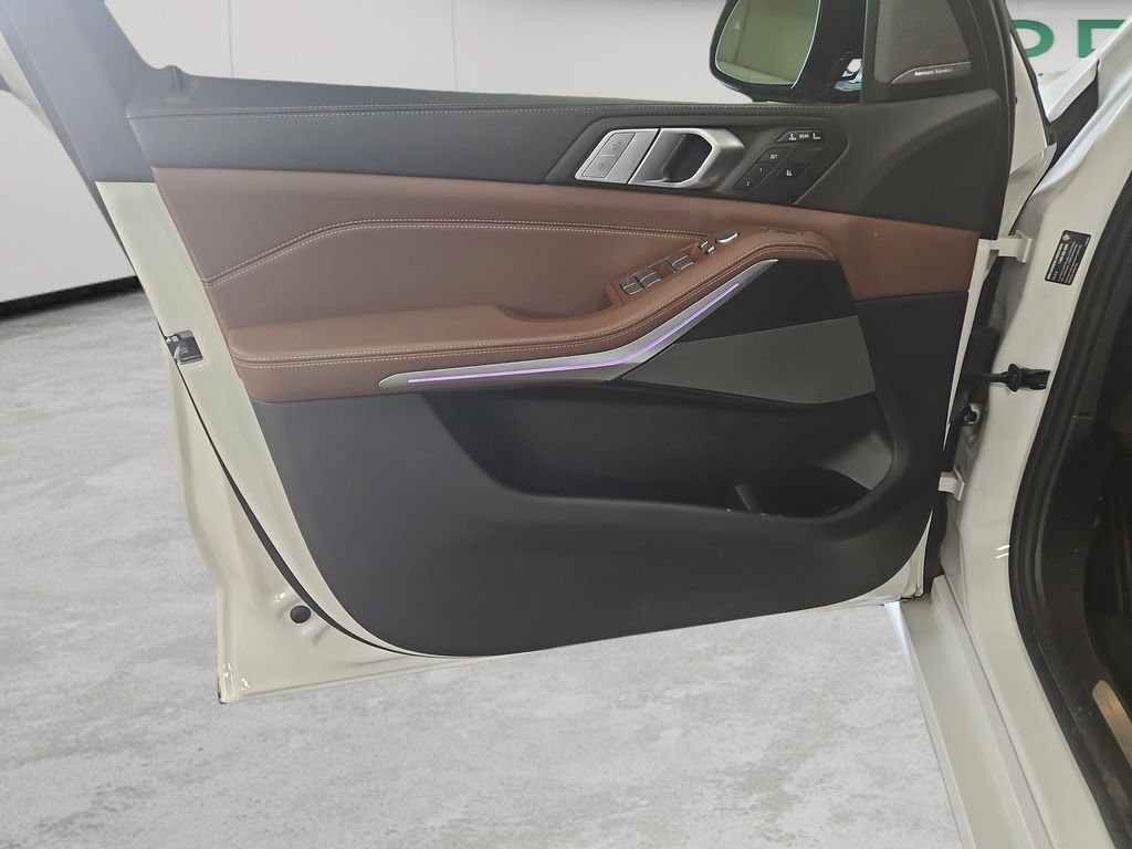 Used 2021 BMW X7 xDrive40i w/ Premium Package AWD/4WD image 39