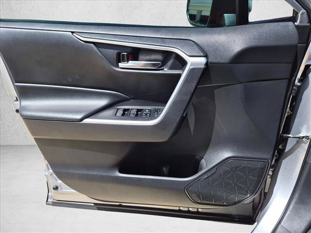 Used 2022 Toyota RAV4 XLE w/ Convenience Package FWD image 13