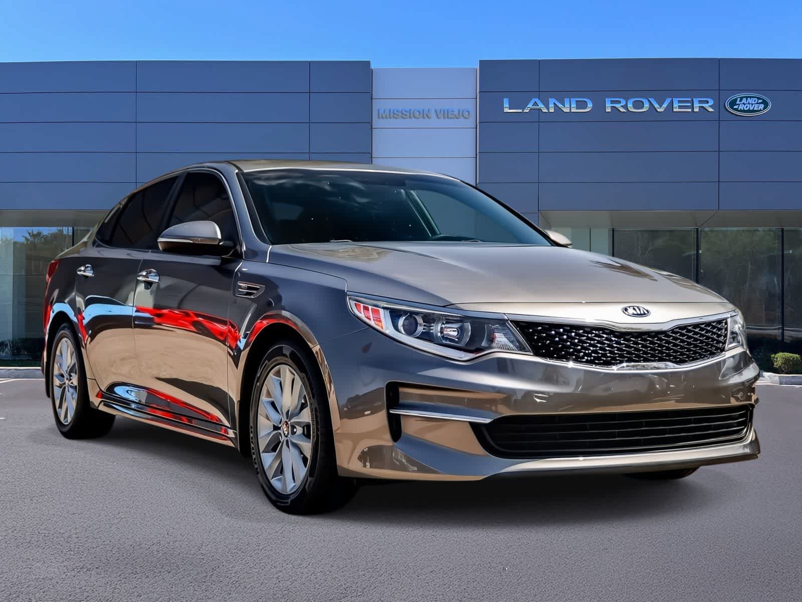 Used 2018 Kia Optima LX w/ 17" Alloy Wheels Package FWD image 3