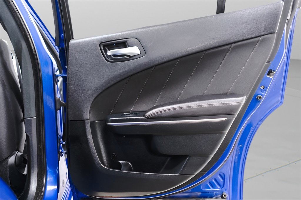 Used 2018 Dodge Charger SXT Plus w/ Driver Convenience Group image 31