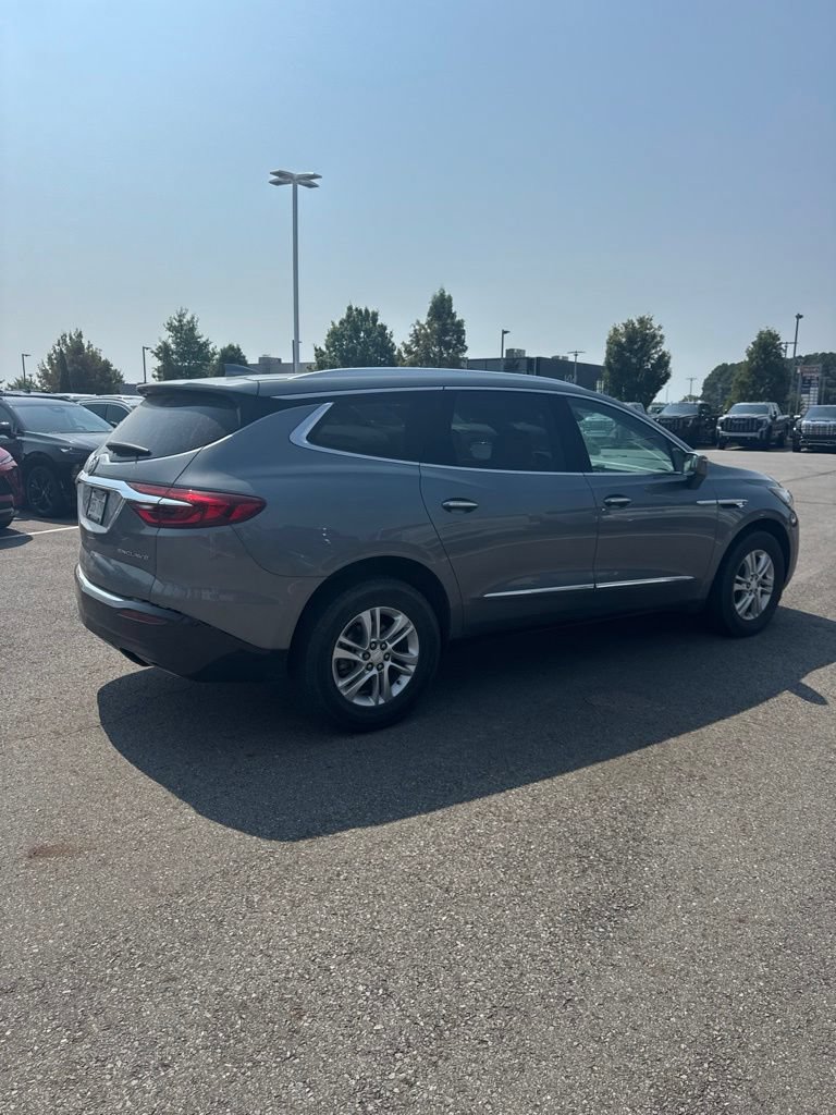 Used 2018 Buick Enclave Essence FWD image 2