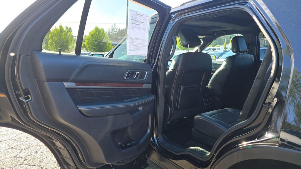 Used 2018 Ford Explorer Platinum AWD/4WD image 15