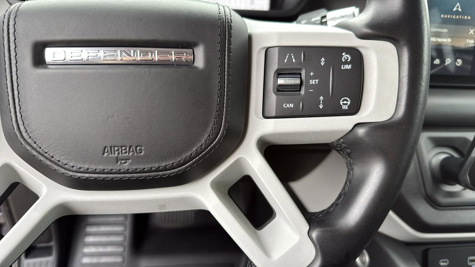 Used 2020 Land Rover Defender 110 First Edition image 15