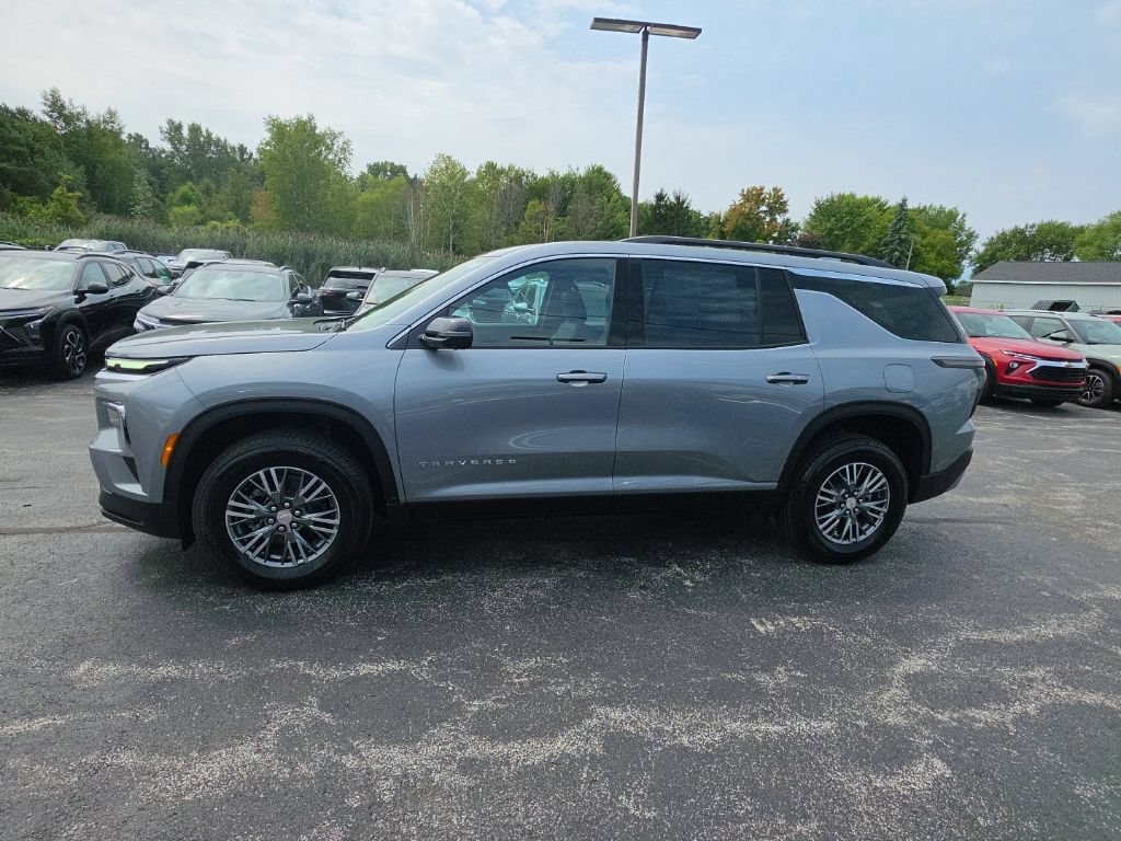 New 2026 Chevrolet Traverse LT w/ Driver Confidence Package FWD image 4