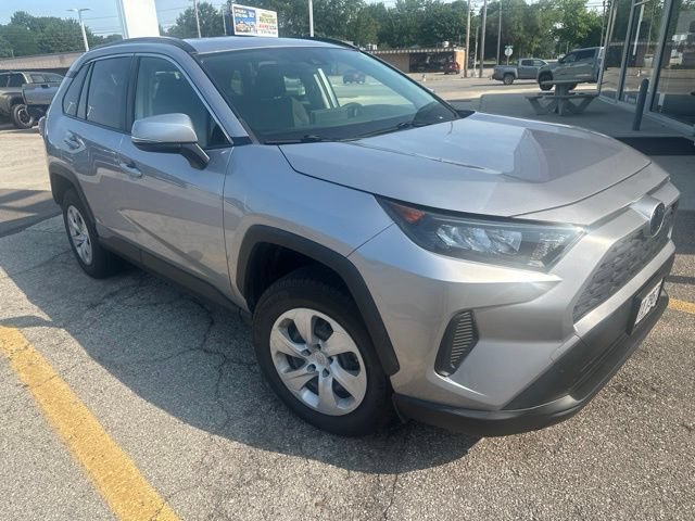 Used 2019 Toyota RAV4 LE w/ Carpet Mat Package AWD/4WD image 2
