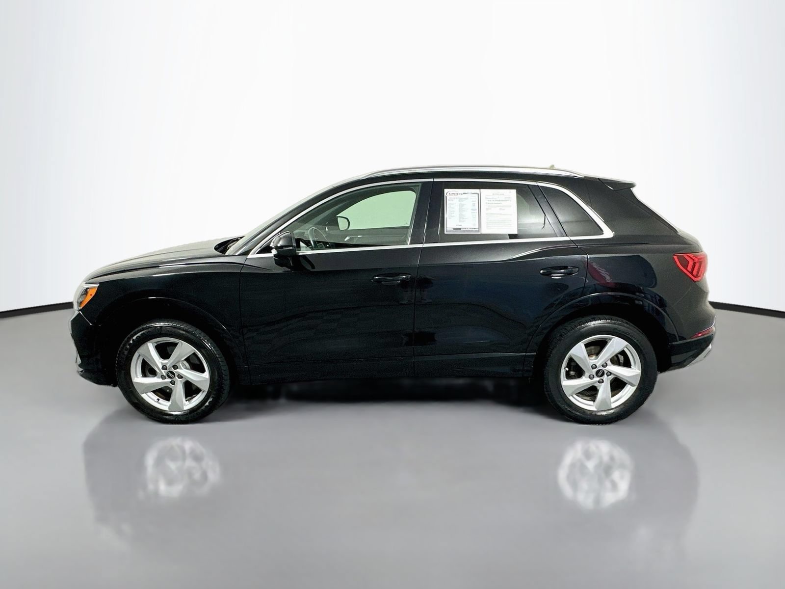 Used 2021 Audi Q3 2.0T Premium w/ Convenience Package AWD/4WD image 4