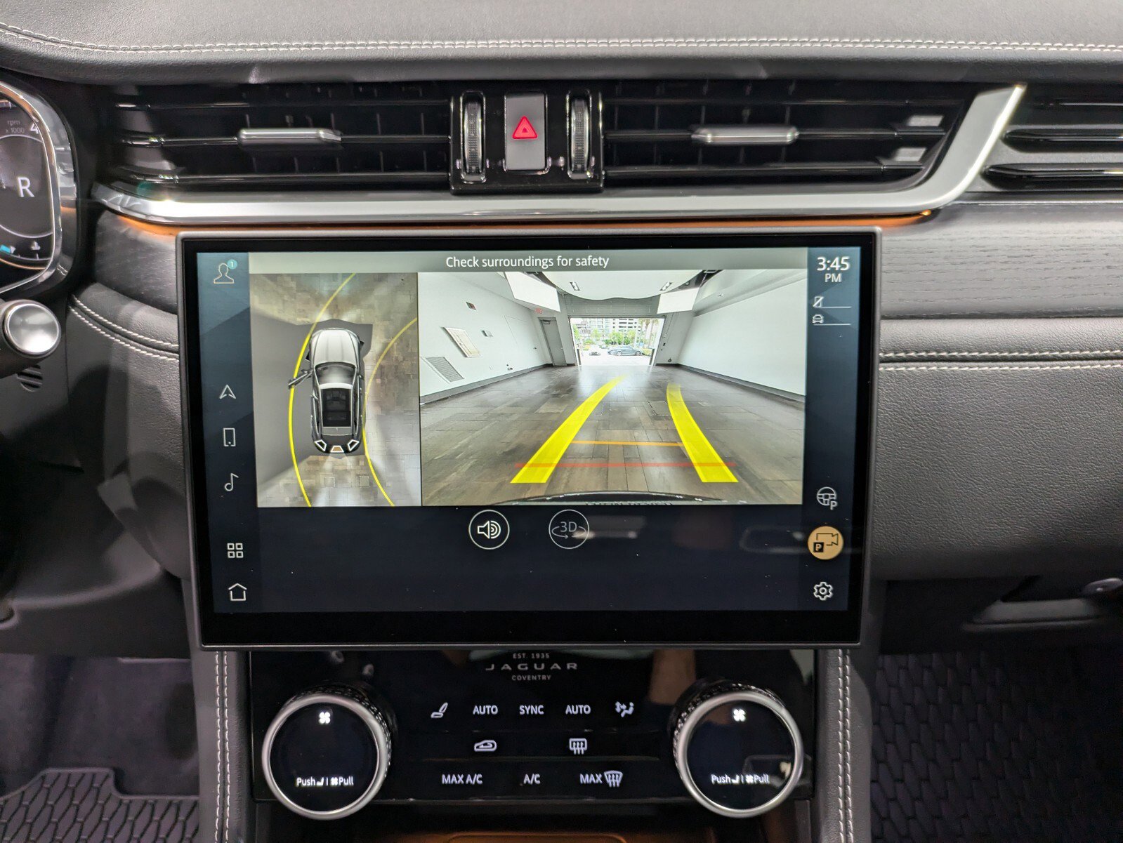 Used 2025 Jaguar F-PACE R-Dynamic S image 19