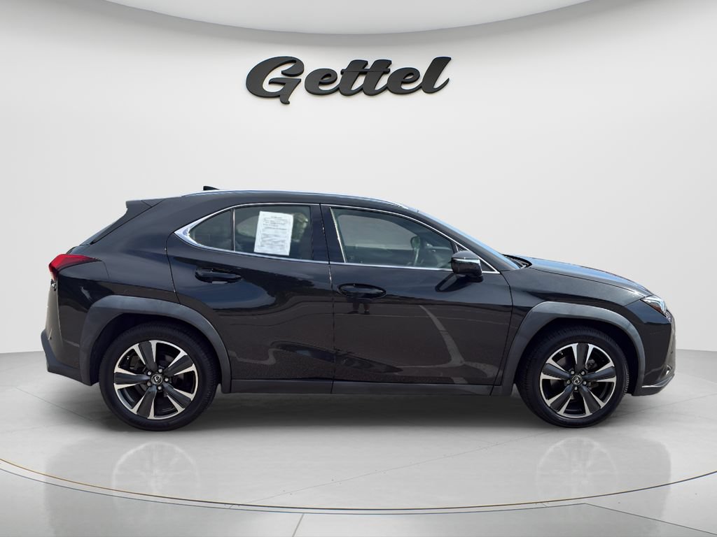 Used 2021 Lexus UX 200 w/ Premium Package FWD image 4