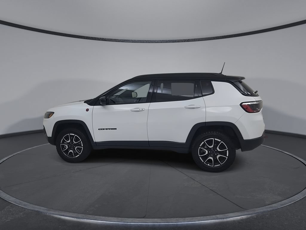 Certified 2026 Jeep Compass Trailhawk AWD/4WD image 13
