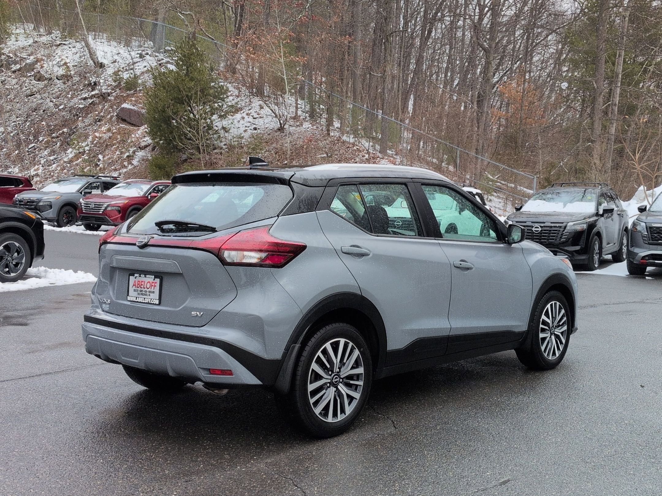 Used 2024 Nissan Kicks SV image 5