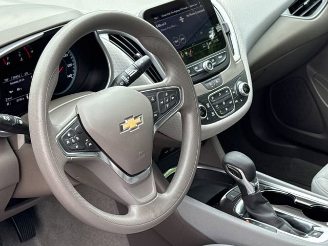 Used 2025 Chevrolet Malibu LT FWD image 17
