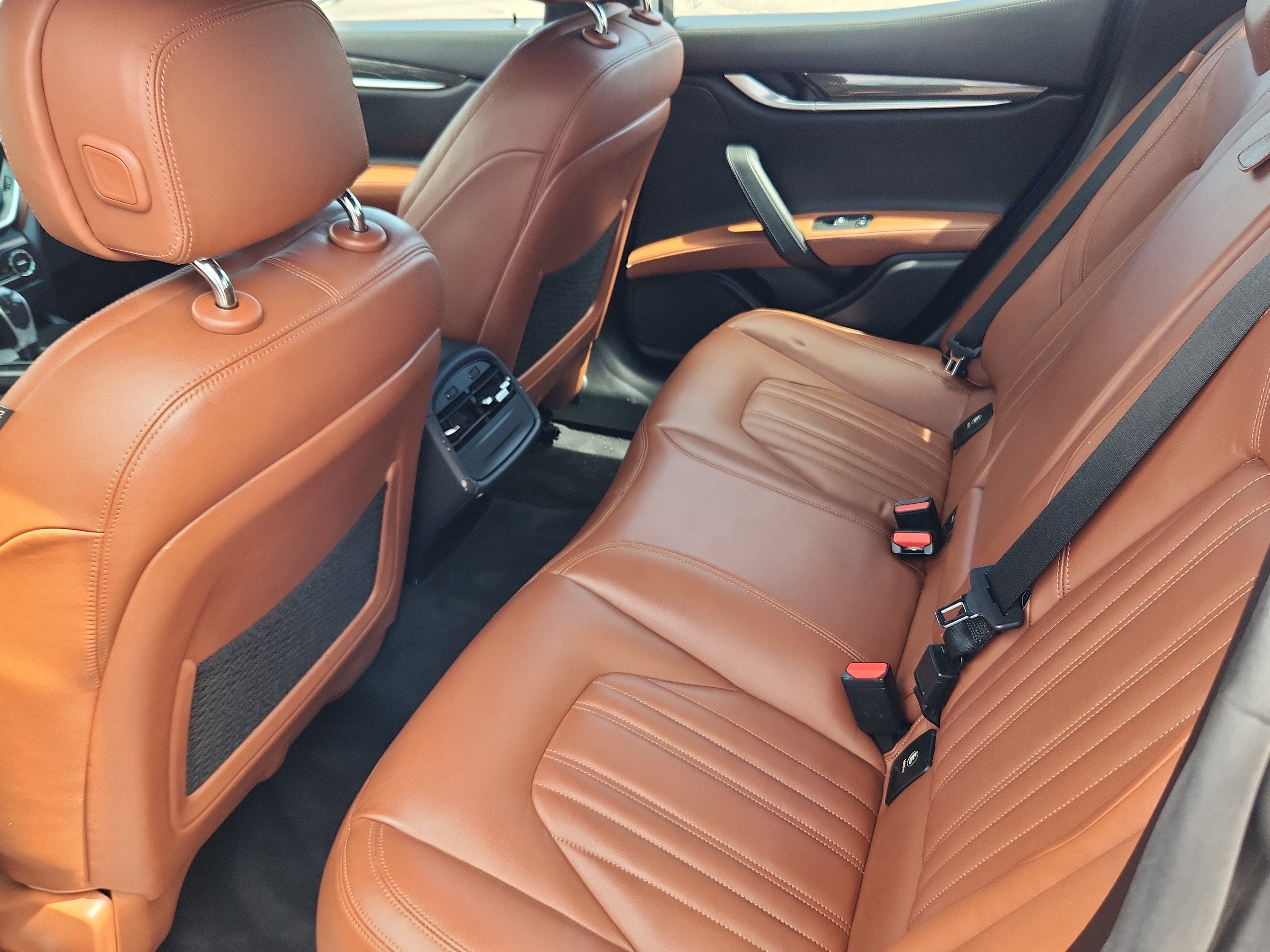 Used 2015 Maserati Ghibli S Q4 AWD/4WD image 17