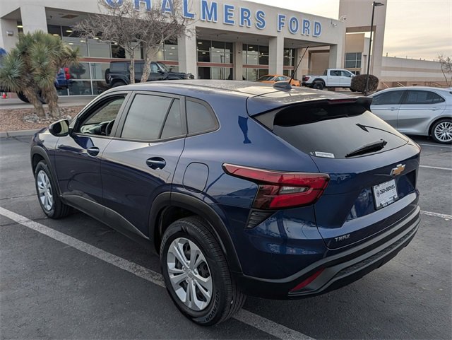 Used 2024 Chevrolet Trax LS image 4