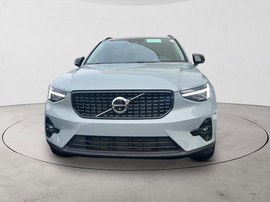 New 2026 Volvo XC40 B5 Plus w/ Protection Package Premier AWD/4WD image 8