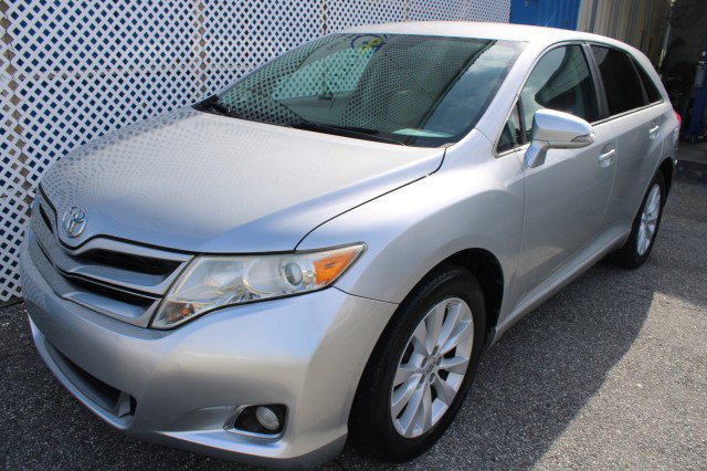 Used 2013 Toyota Venza LE FWD image 2