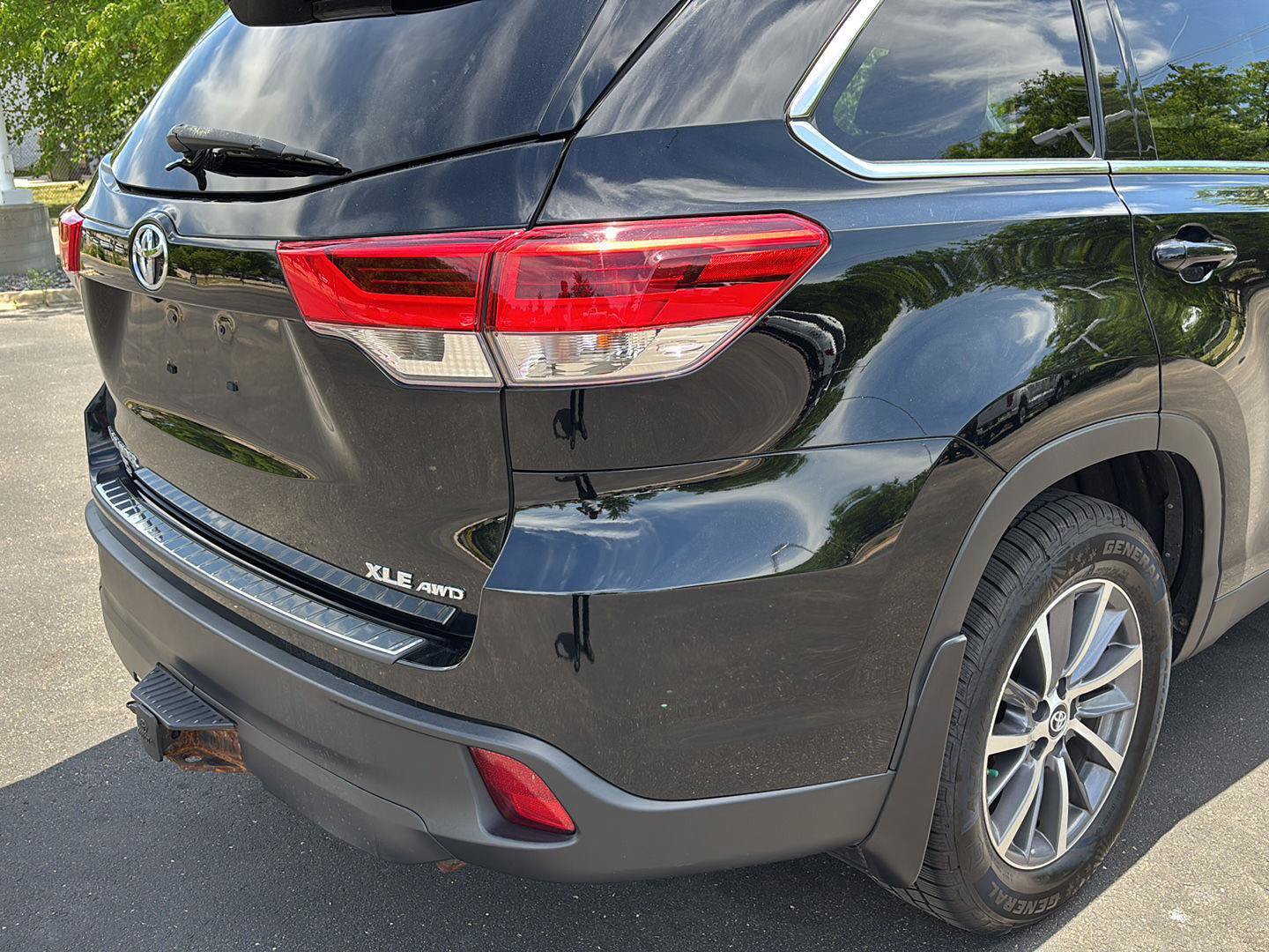 Used 2019 Toyota Highlander XLE AWD/4WD image 21