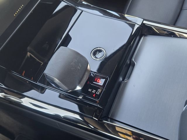 Used 2025 Land Rover Range Rover Sport SE image 21