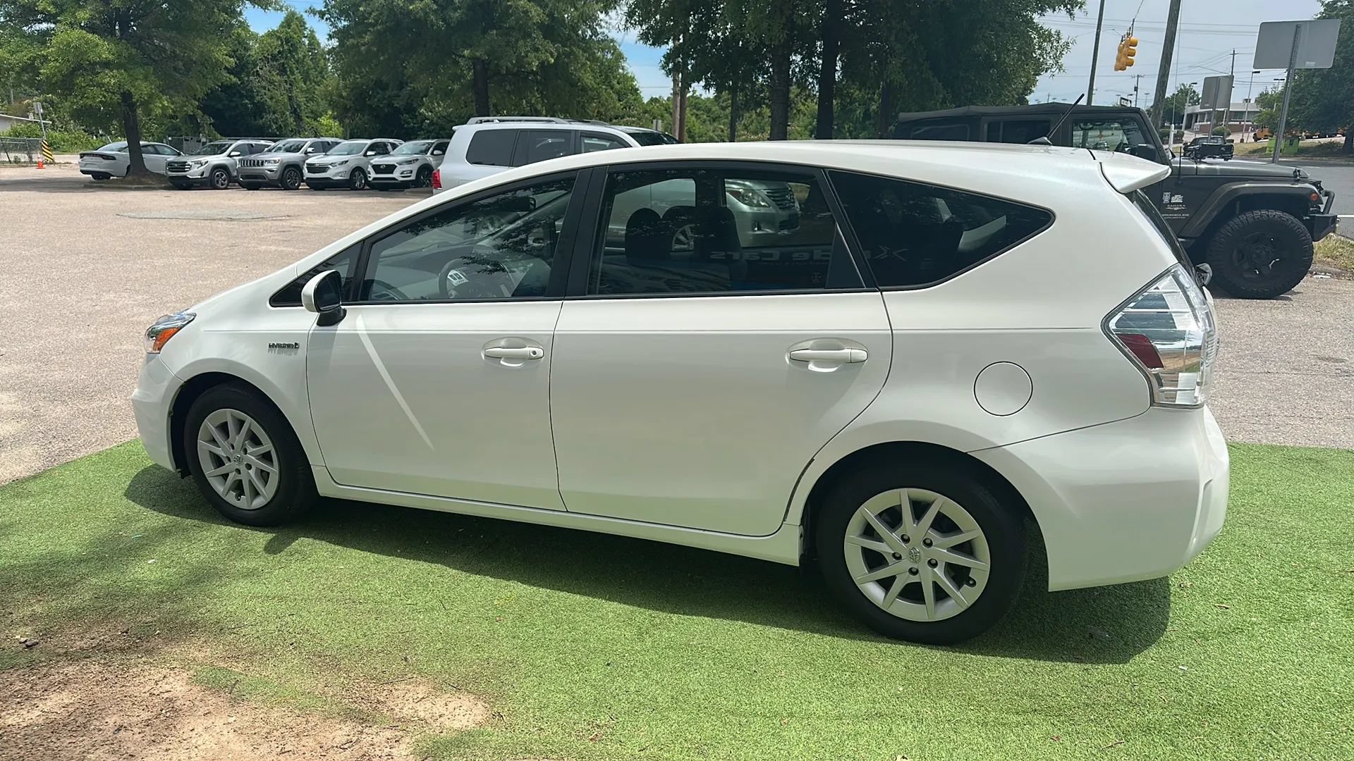 Used 2012 Toyota Prius V Two FWD image 4