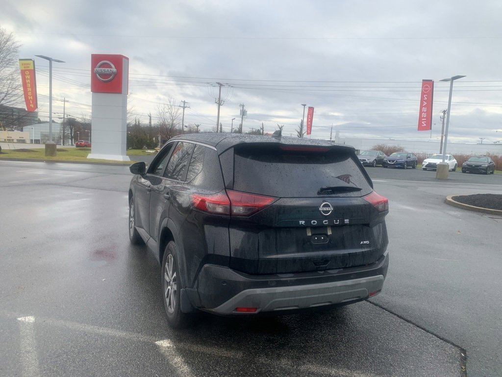 Used 2023 Nissan Rogue S image 5