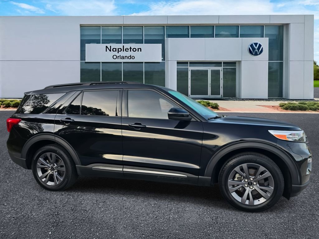 Used 2024 Ford Explorer XLT w/ Equipment Group 202A image 3
