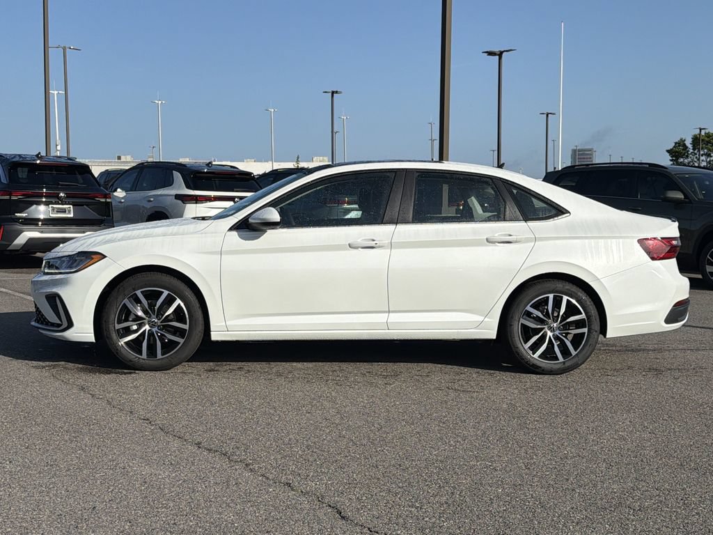 New 2026 Volkswagen Jetta SE FWD image 2