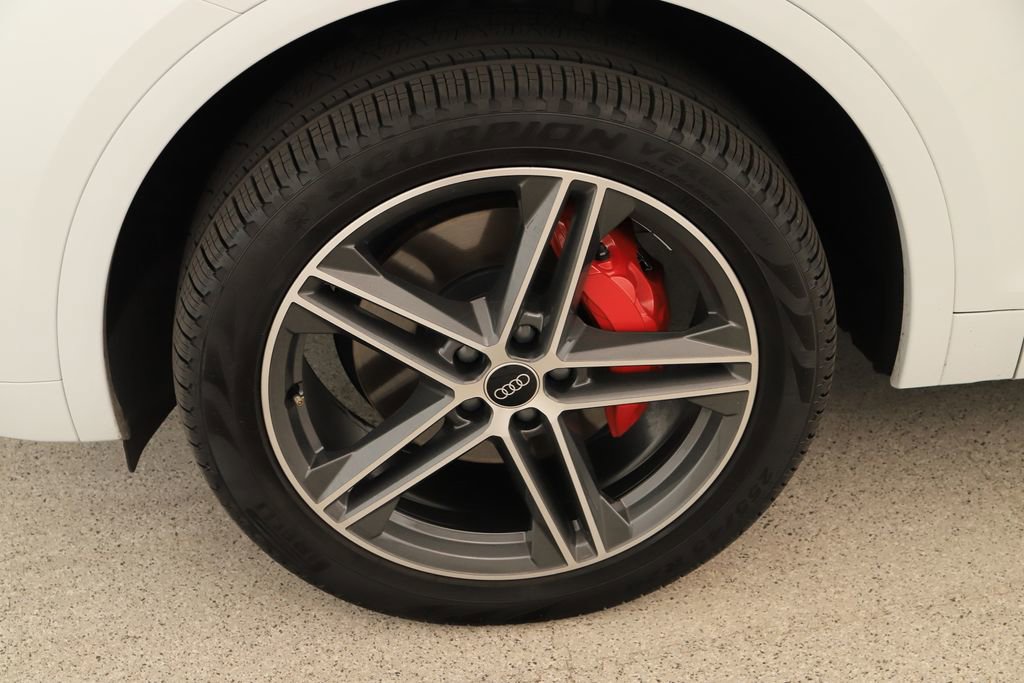 Certified 2025 Audi Q5 e Premium Plus w/ Premium Plus Package image 33