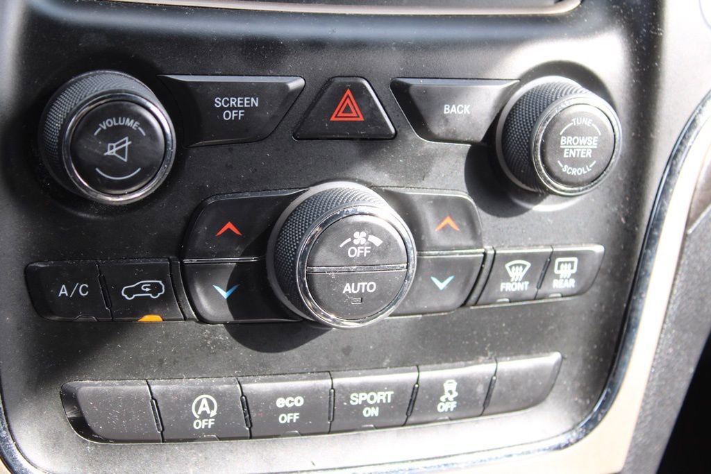 Used 2016 Jeep Grand Cherokee Laredo image 34