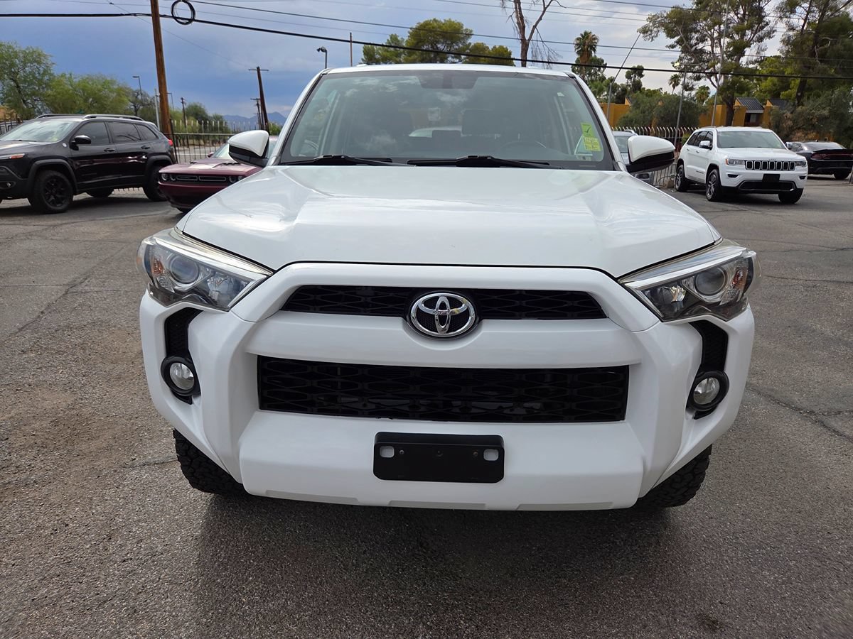 Used 2018 Toyota 4Runner SR5 AWD/4WD image 25