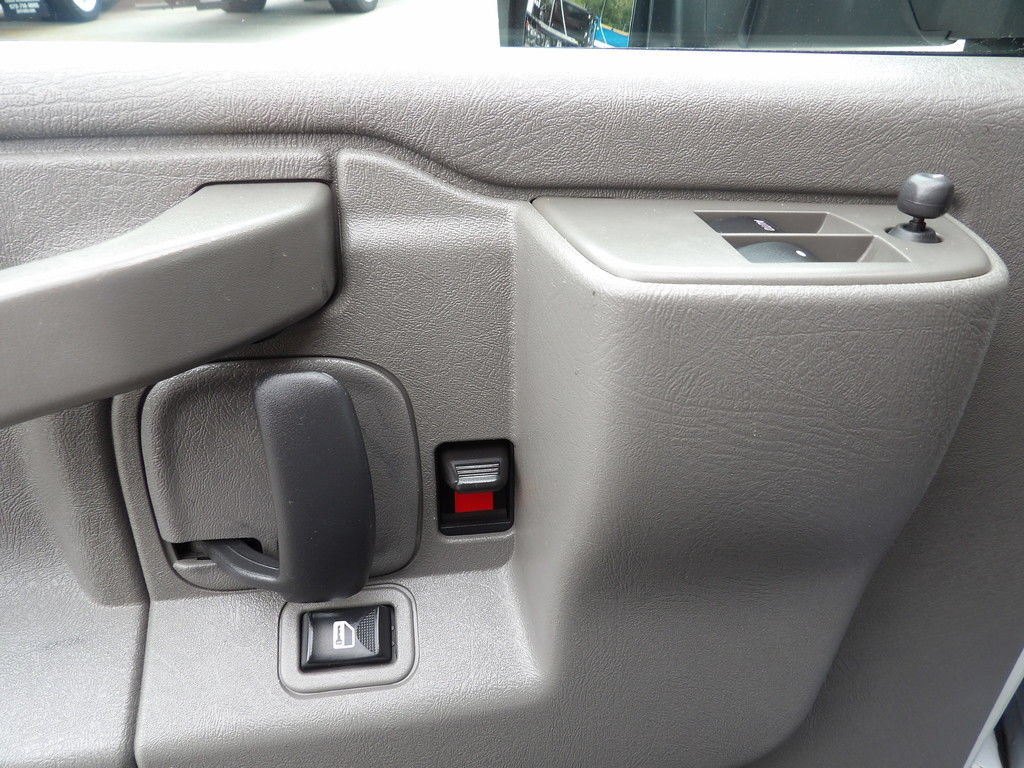 Used 2021 GMC Savana 3500 Extended w/ Power Convenience Package RWD image 14