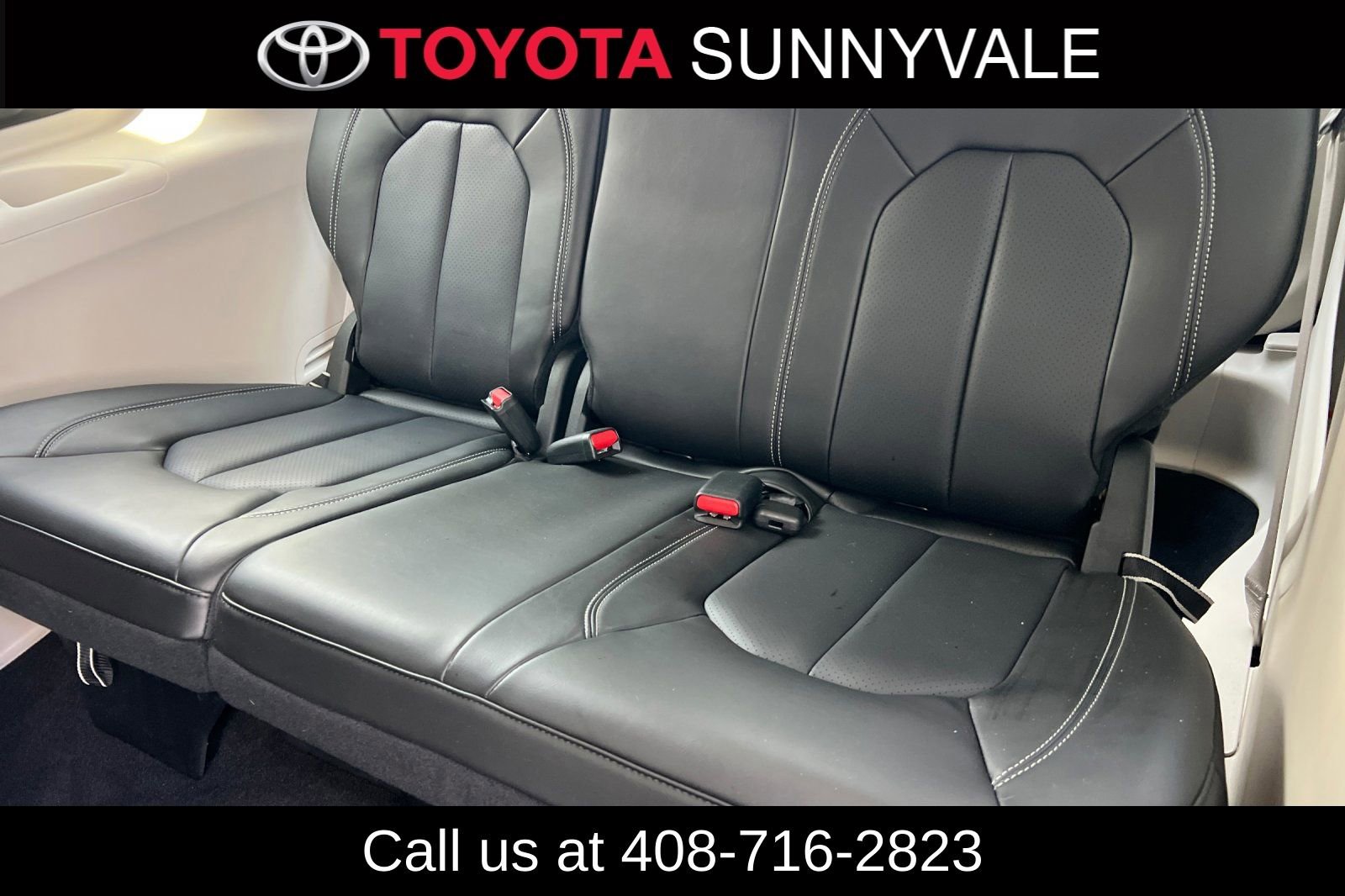 Used 2023 Chrysler Pacifica Touring-L image 19