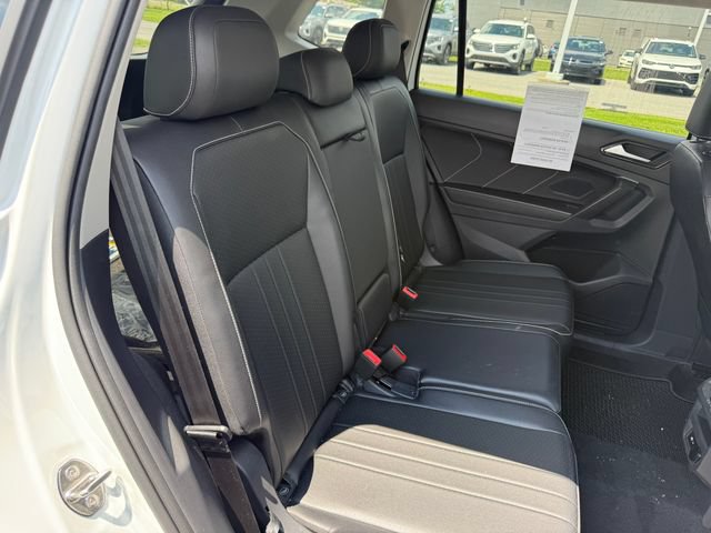 Used 2024 Volkswagen Tiguan SE AWD/4WD image 13