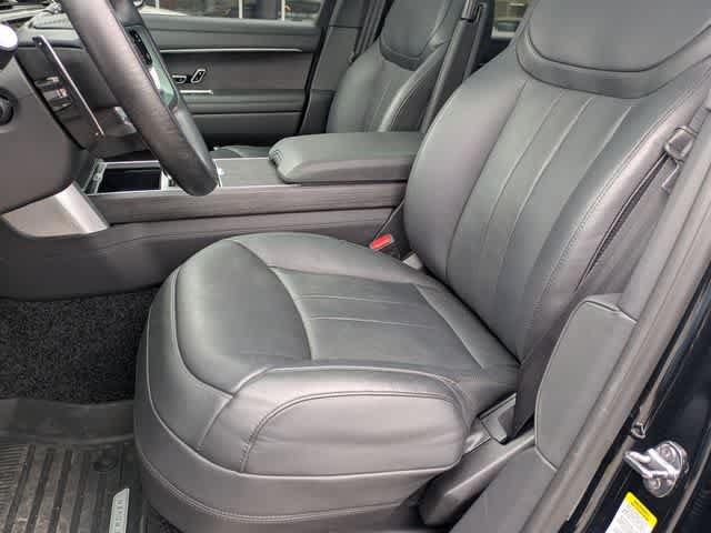 Used 2025 Land Rover Range Rover SE AWD/4WD image 14