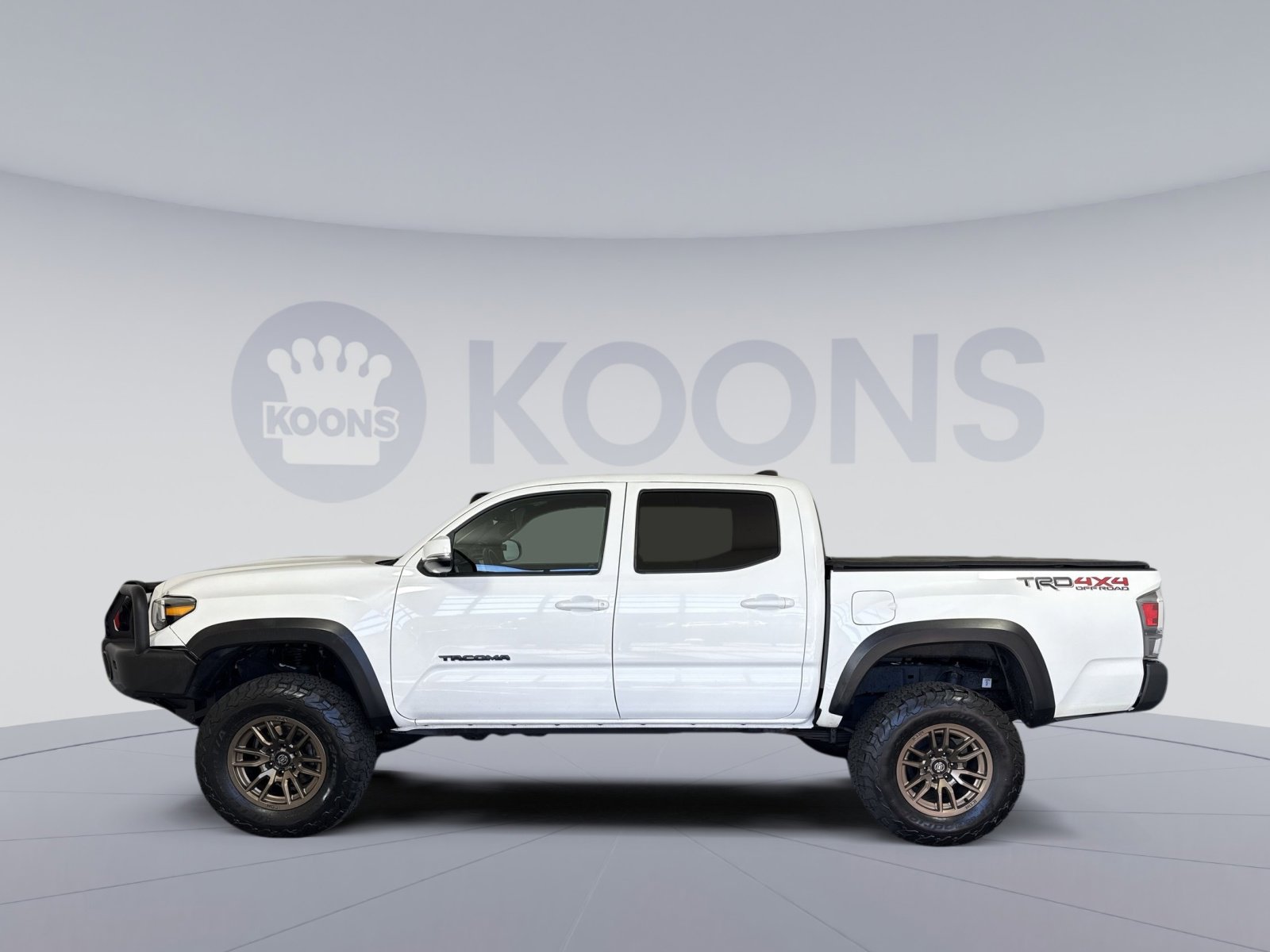 Used 2020 Toyota Tacoma TRD Off-Road image 2