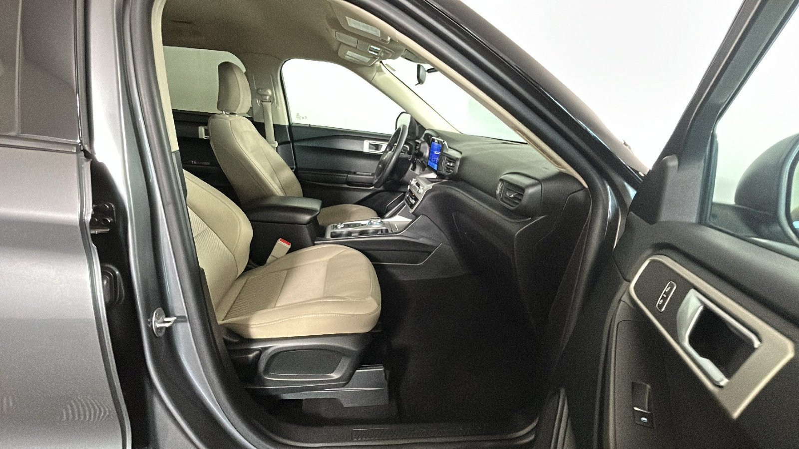 Used 2023 Ford Explorer 4WD image 34