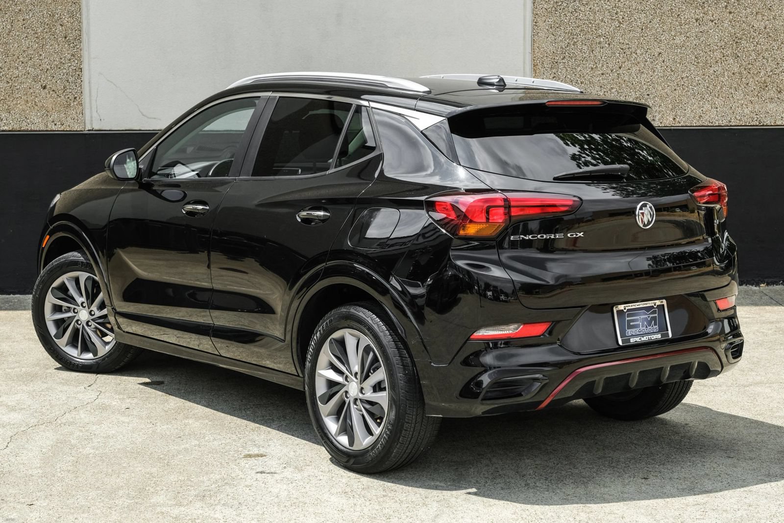 Used 2023 Buick Encore GX Select w/ Sport Touring Package FWD image 9