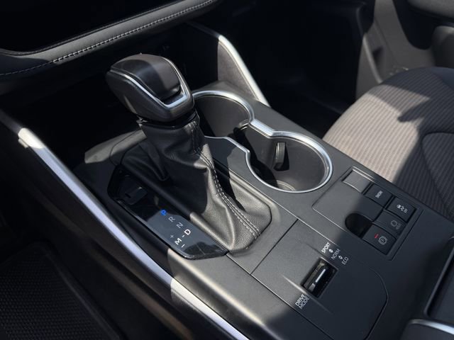 Certified 2024 Toyota Highlander LE FWD image 16