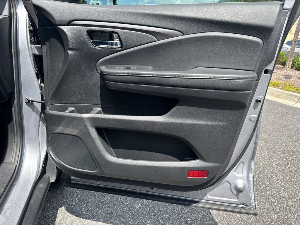 Used 2021 Honda Passport Sport image 14