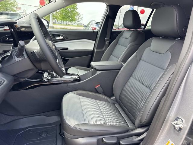 New 2026 Chevrolet Trax LT w/ Driver Confidence Package FWD image 17