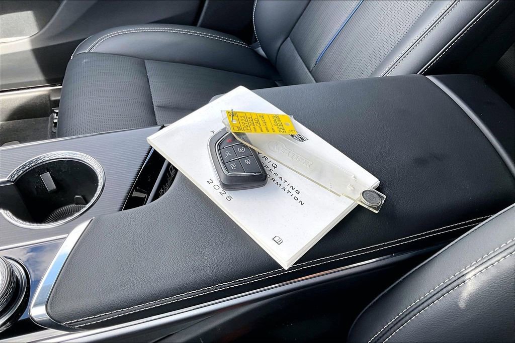 Used 2025 Cadillac Lyriq Luxury w/ LPO, Floor Liner Package AWD/4WD image 35