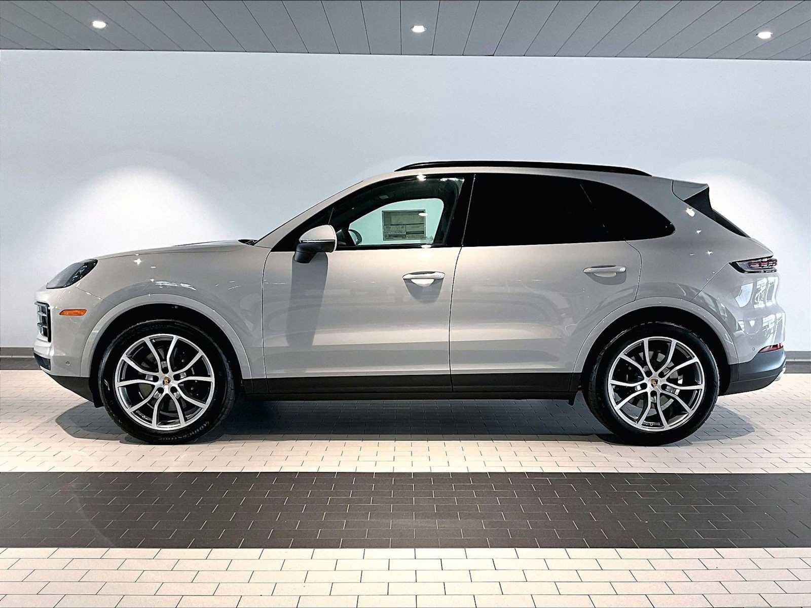 New 2026 Porsche Cayenne AWD/4WD image 2