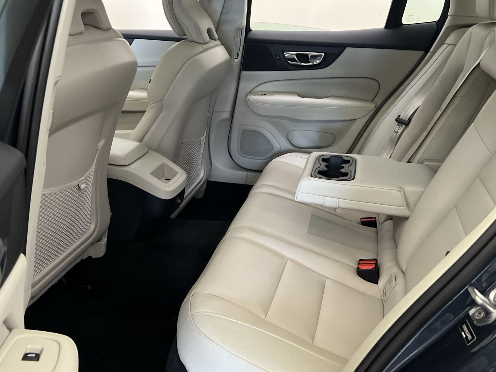 Used 2020 Volvo S60 T5 Momentum FWD image 24
