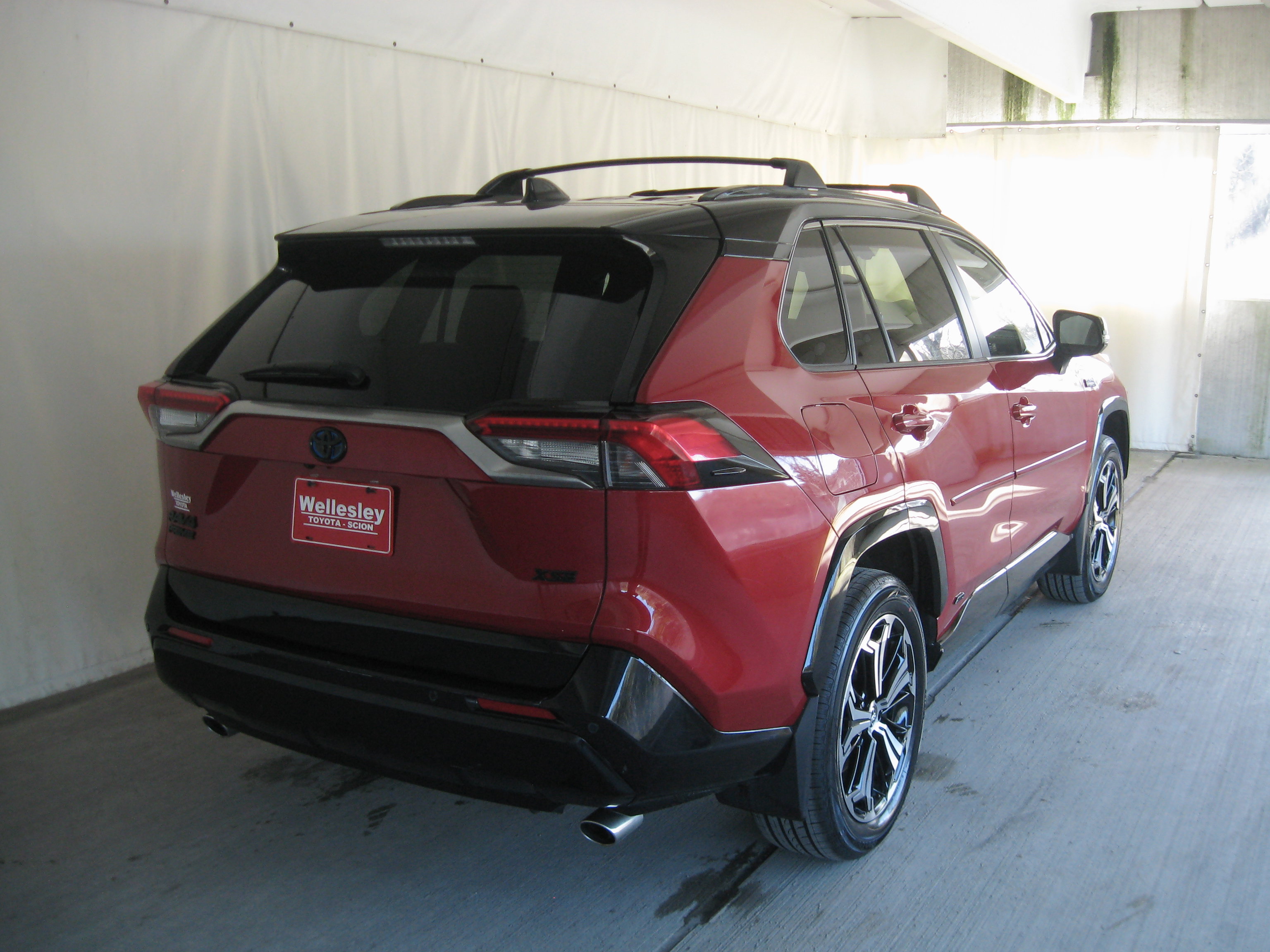 Used 2021 Toyota RAV4 XSE w/ Premium Package image 8