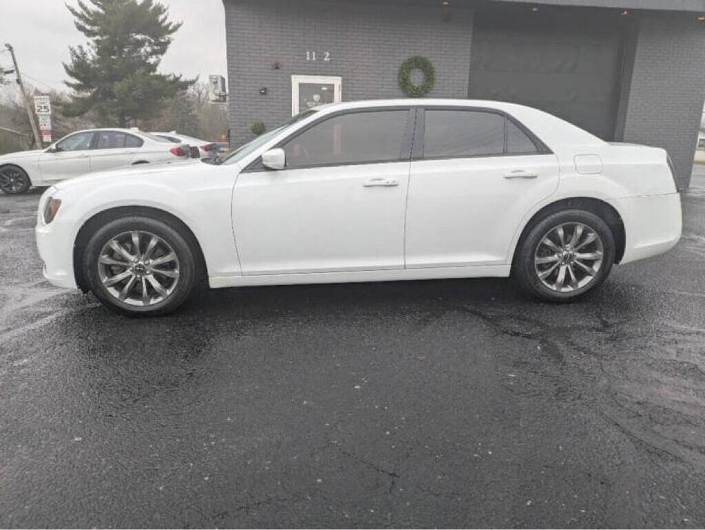 Used 2014 Chrysler 300 S image 2